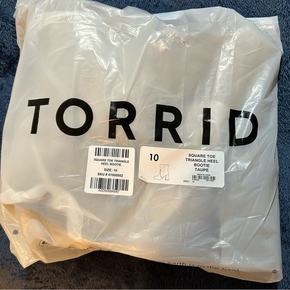 Torrid Square Toe Triangle Heel Booties Size 10 WW - Picture 4 of 5